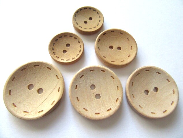 IMG_3492 WOOD BUTTON 3904 - Image 1