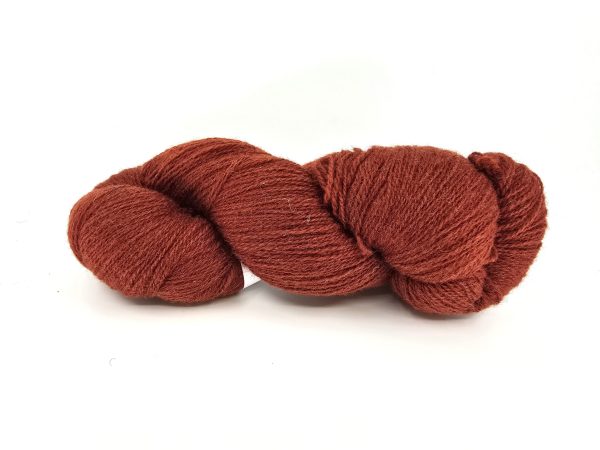 AADE Lõng yarn skein brick 8/2 color , a 100% pure wool yarn made in Estonia. Spun from natural sheep’s wool without chemical treatment,