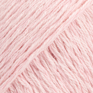 Drops Belle viscose linen yarn light pink close-up